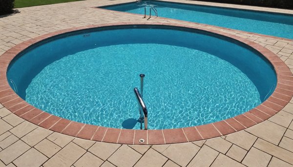 Les meilleures méthodes pour détecter une fuite dans votre piscine